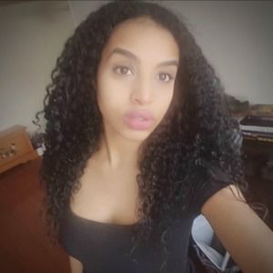 Meet your Posher, Nadia